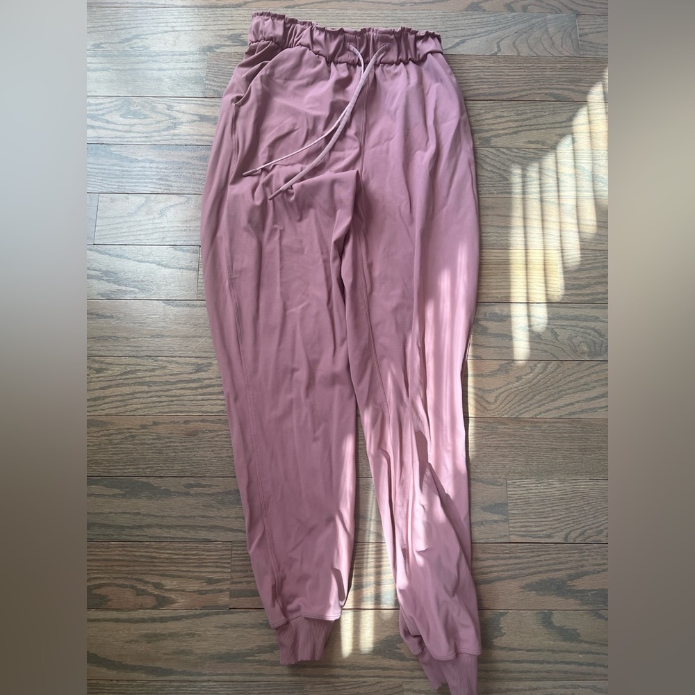 Lululemon stretch high-rise jogger in spiced chai size 4.